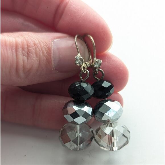 Elegant Silver Tone Faceted Glass Sparkly Beaded Leverback Rhinestone Earrings - Picture 3 of 3